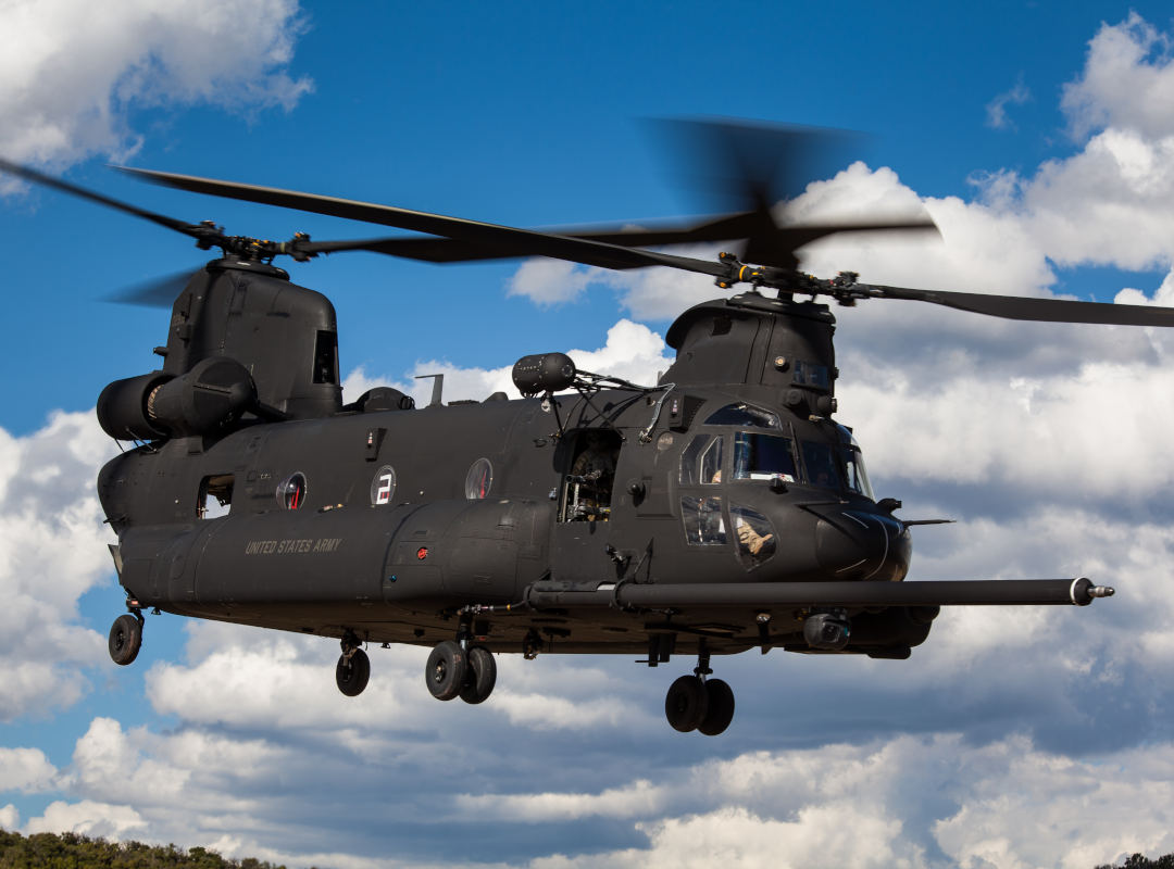 MH-47 Chinook<br />
U.S. Army 160th SOAR